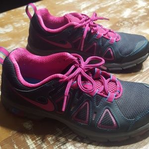 Nike Alvord running shoes